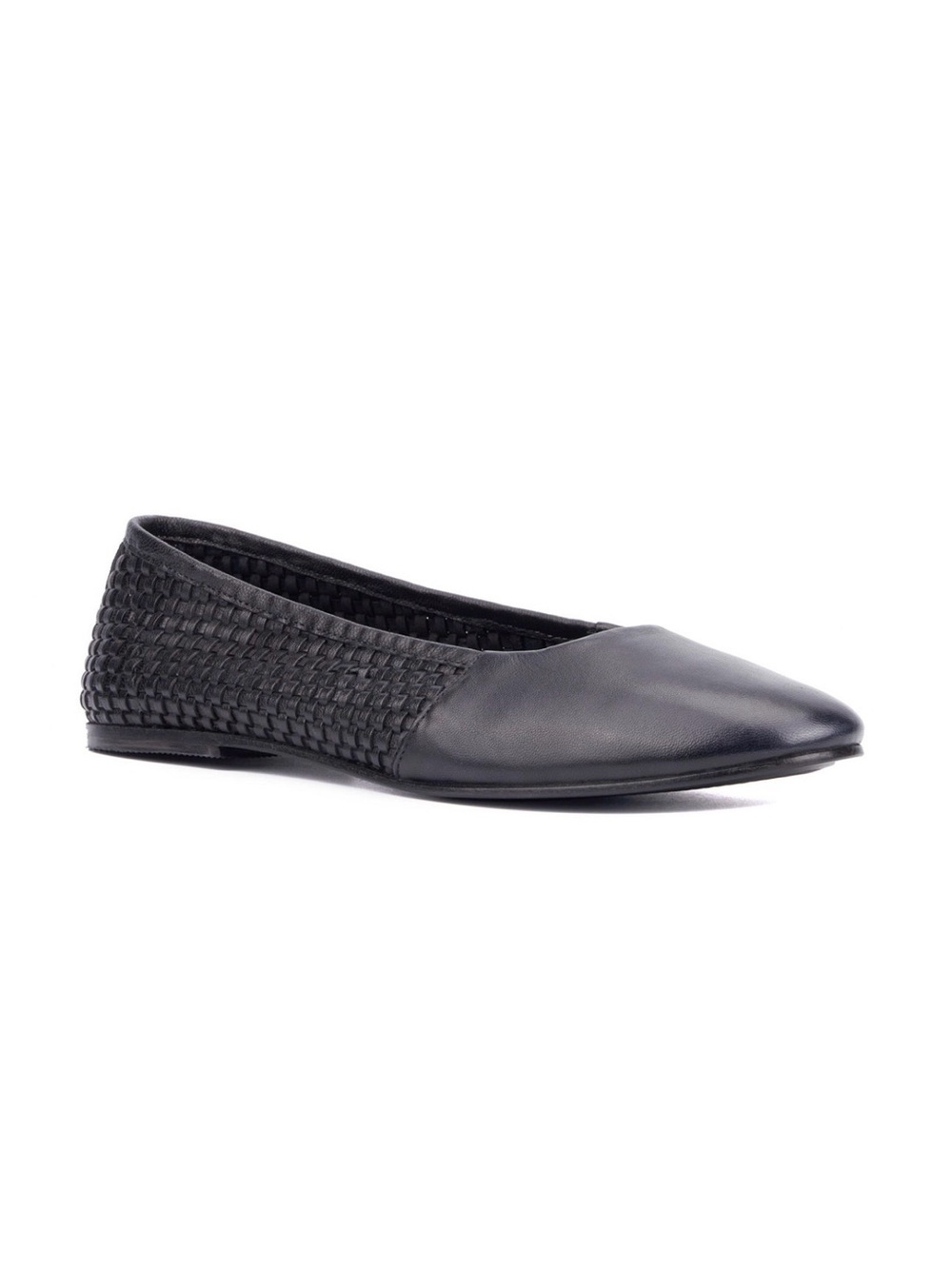 Vintage Foundry Co Women's Wilma Black Woven Leather Pointed Toe Ballet Flat